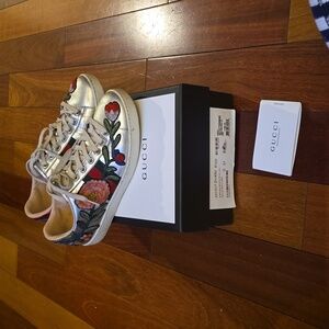 Gucci Ace Floral Silver Leather Sneakers Size EU 37 US 7
